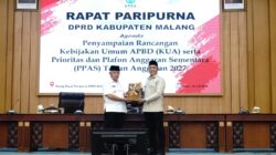 Bidik Penguatan Ekonomi Lokal, Bupati Sanusi Serahkan Rancangan KUA-PPAS 2027 ke DPRD Kabupaten Malang