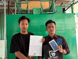 Salahpaham Berujung Senyum, Kisah Damai Penjual dan Pembeli Hp di Store Dewa Gadget