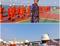 Satpolairud Polres Lamongan Bersama Crew Pertamina EP Gelar Upacara HUT Ke-81 Kemerdekaan RI di Atas Kapal